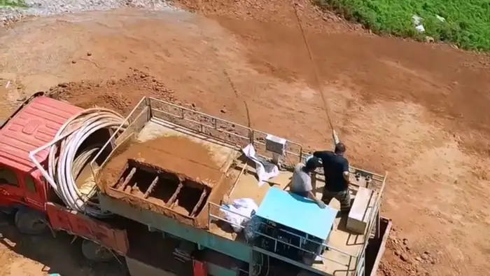 高速边坡抗旱草种 全国高速干旱边坡护坡实景